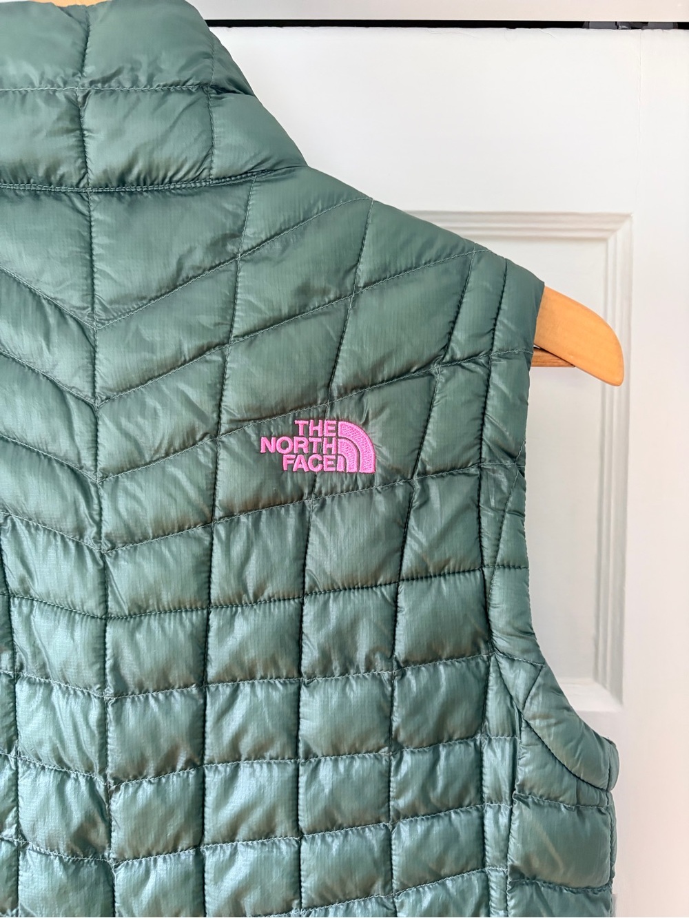 M North Face Sage Green Quilted Vest with Pink Logo